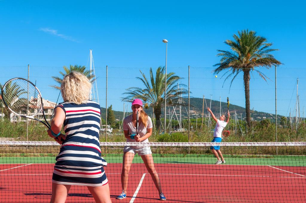 Marina Club