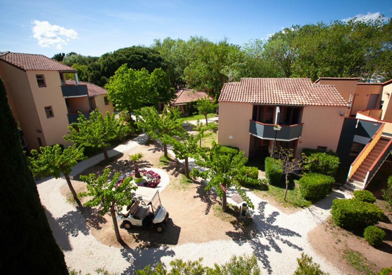 Marina Club